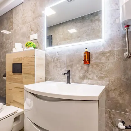 Km 1 Exclusive Задар