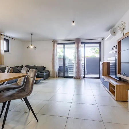 Km 1 Exclusive Apartman *