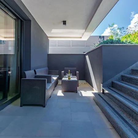 Km 1 Exclusive Apartman *