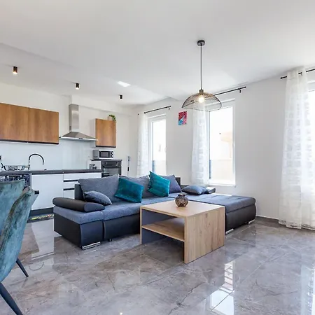 Km 1 Exclusive Задар