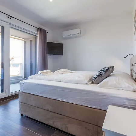 Km 1 Exclusive Apartman *
