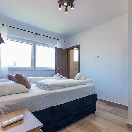 Km 1 Exclusive Lejlighed